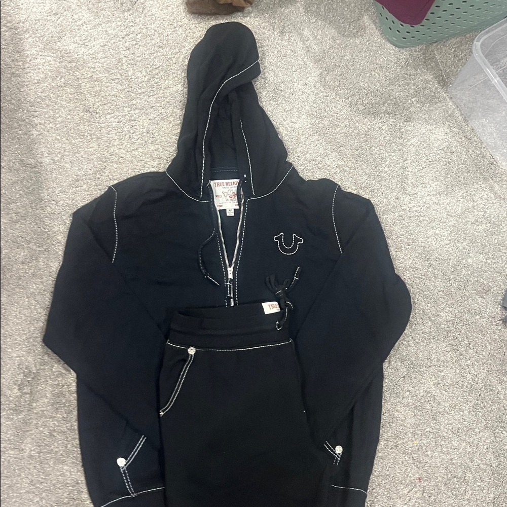 2 peace, True Religion Classic Black Men's Jeans with hoodie